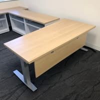 'AMQ Activ PRO-3' Height-Adjustable Table